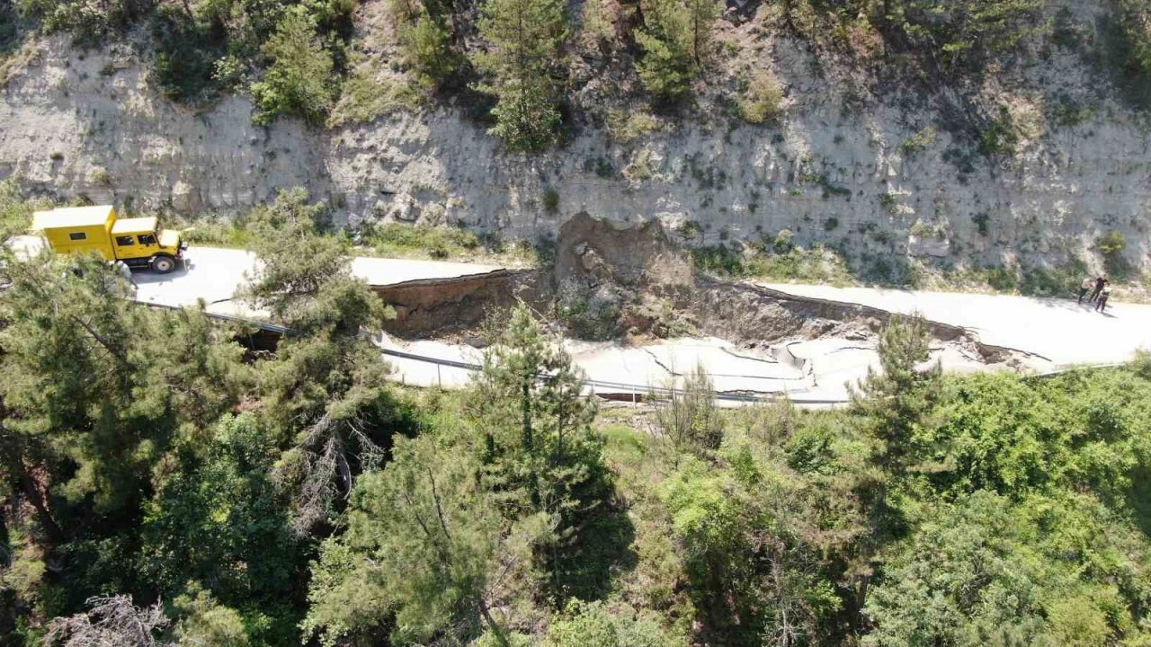Keltepe Kayak Merkezinin yolu heyelan sonrası kapandı