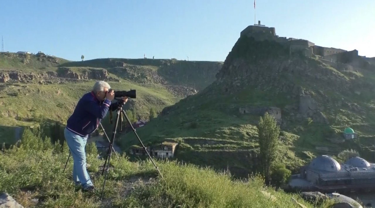 Kars turizmine çektiği fotoğraflarla katkı sunuyor