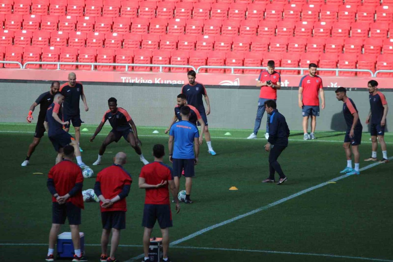 Başakşehir, Fenerbahçe maçı hazırlıklarını tamamladı