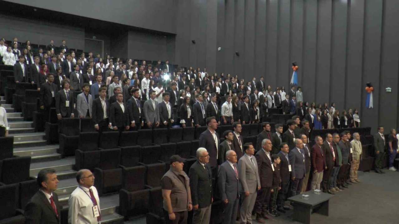 Vali Çiçek Öğrenci Meclisi’nde gençlere seslendi: “Uyuşturucuyla mücadelede sizlerden yardım istiyoruz”