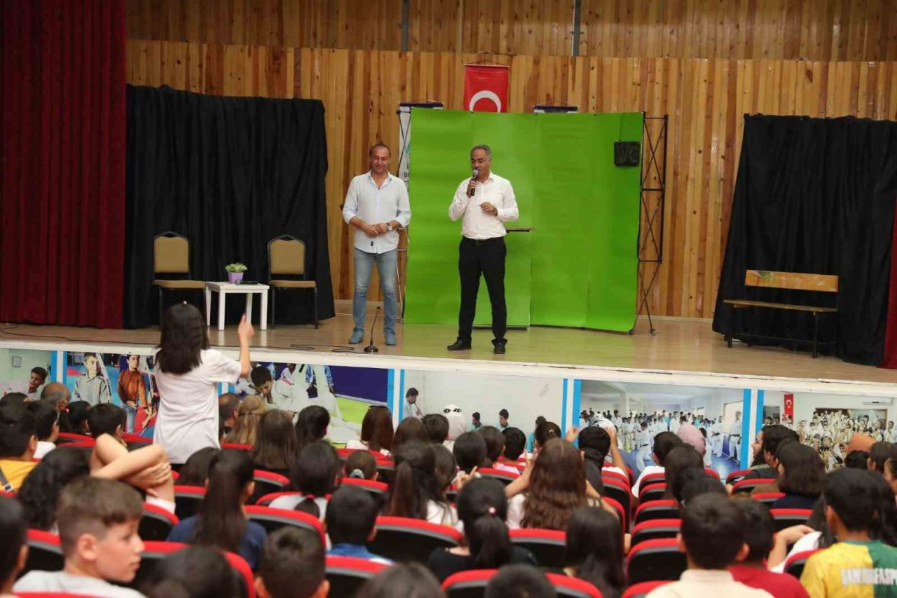 Şanlıurfa’da bağımlılıkla mücadele konulu tiyatro oyunu sahnelendi