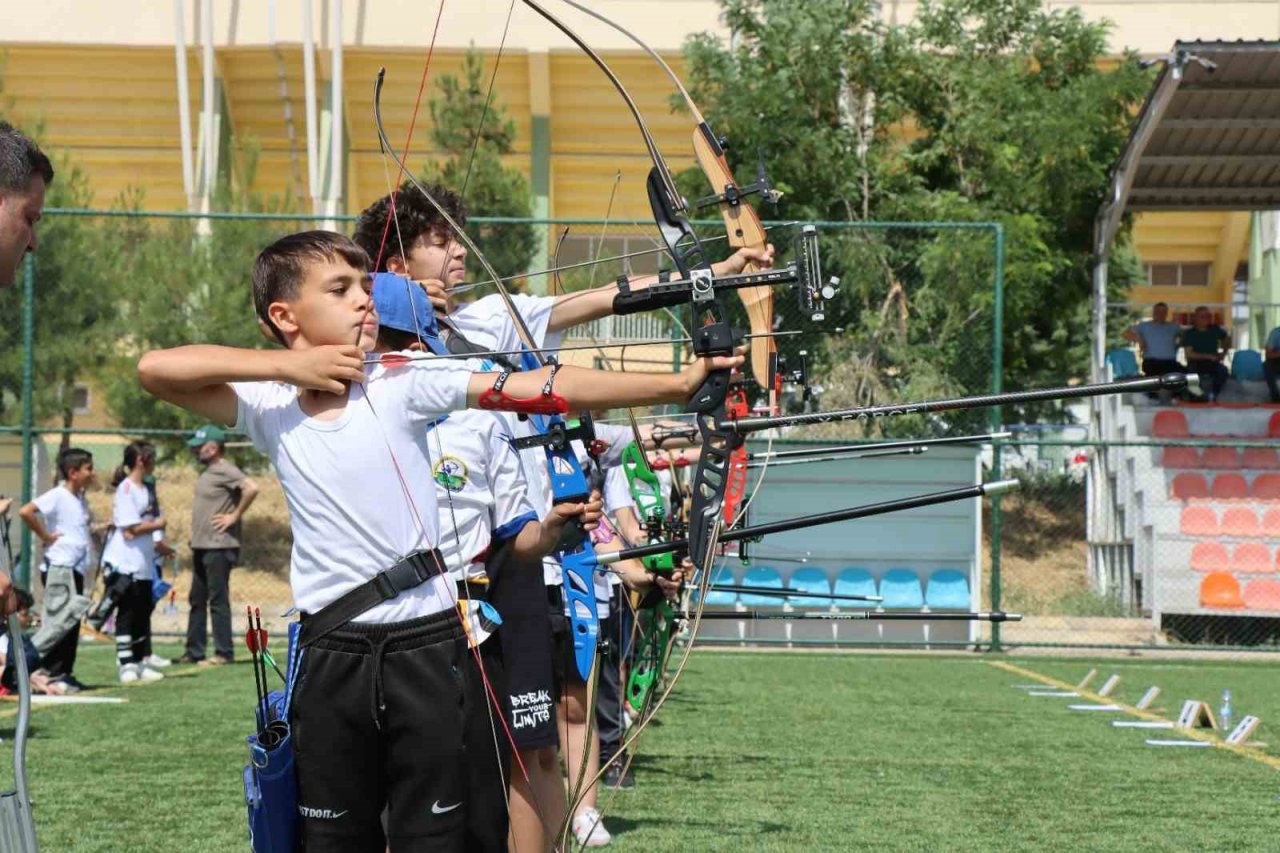 Şanlıurfa’da okçuluk turnuvası başladı