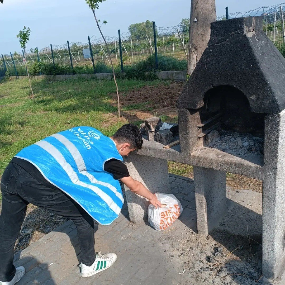Yalova Ülkü Ocakları’ndan çevre temizlik etkinliği