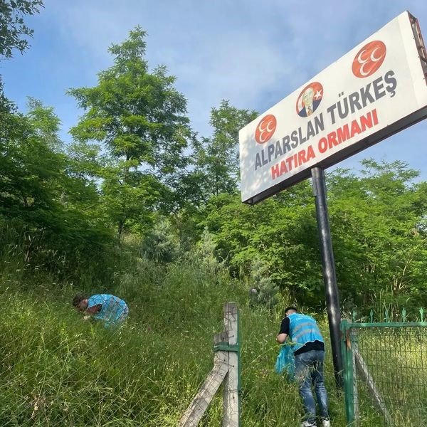 Yalova Ülkü Ocakları’ndan çevre temizlik etkinliği