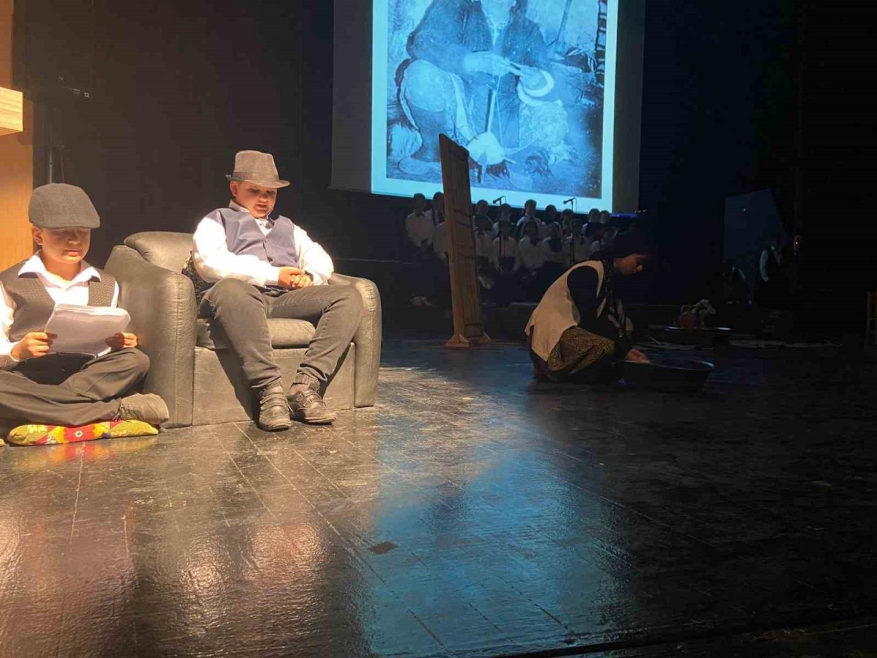 Ünlü ozanın hayatı sahnelendi