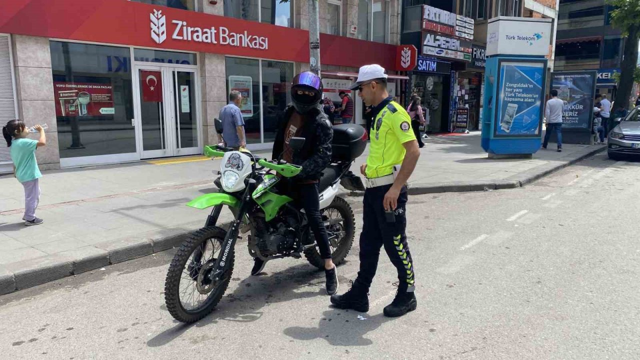 Tek tek durdular, kurallar uymayanlar cezayı yediler