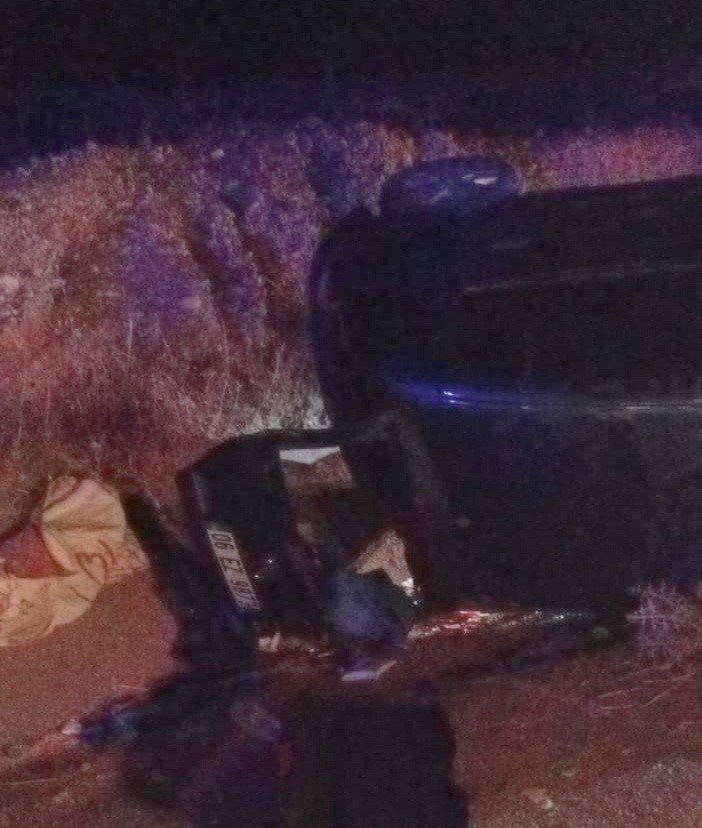 Kadın polis memurları kaza yaptı: 3 yaralı