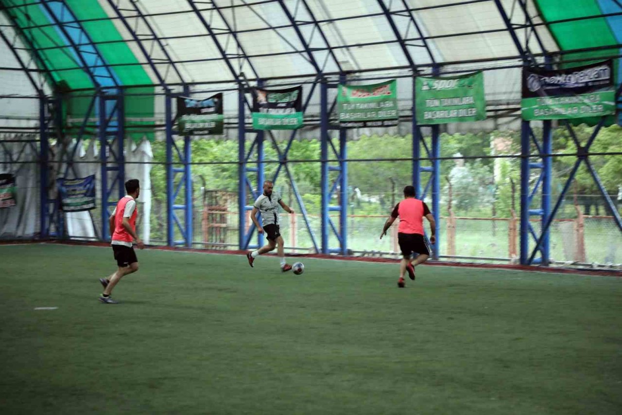 Ağrı’da "Geleneksel Öğretmenler Arası Futbol Turnuvası"