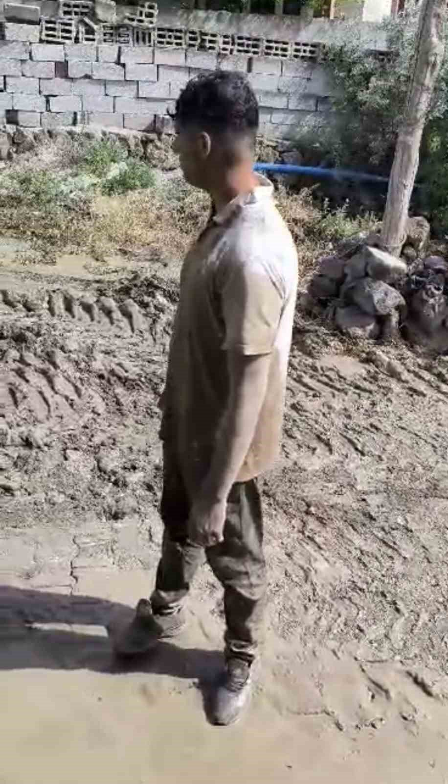 Ağrı’da 3 ev selden zarar gördü