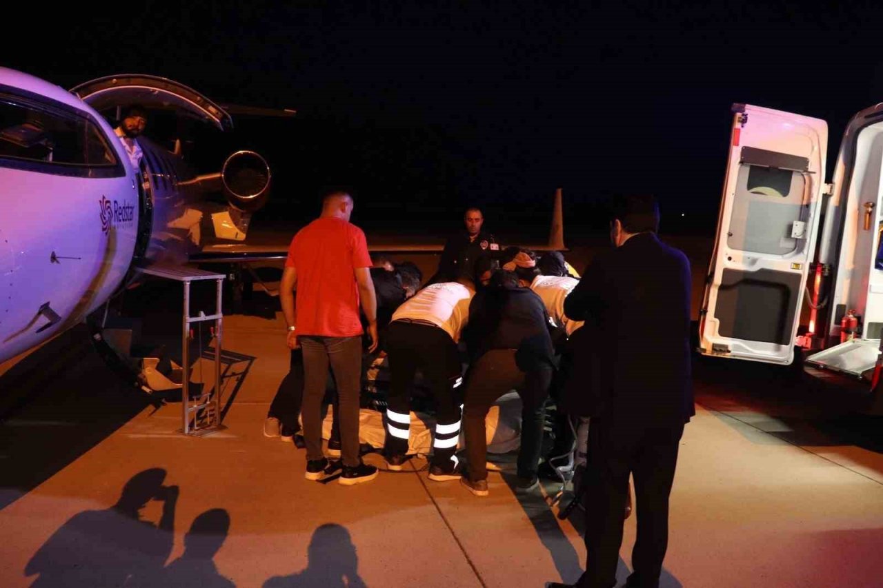 Ağrı’da başından vurulan genç ambulans uçakla Ankara’ya gönderildi