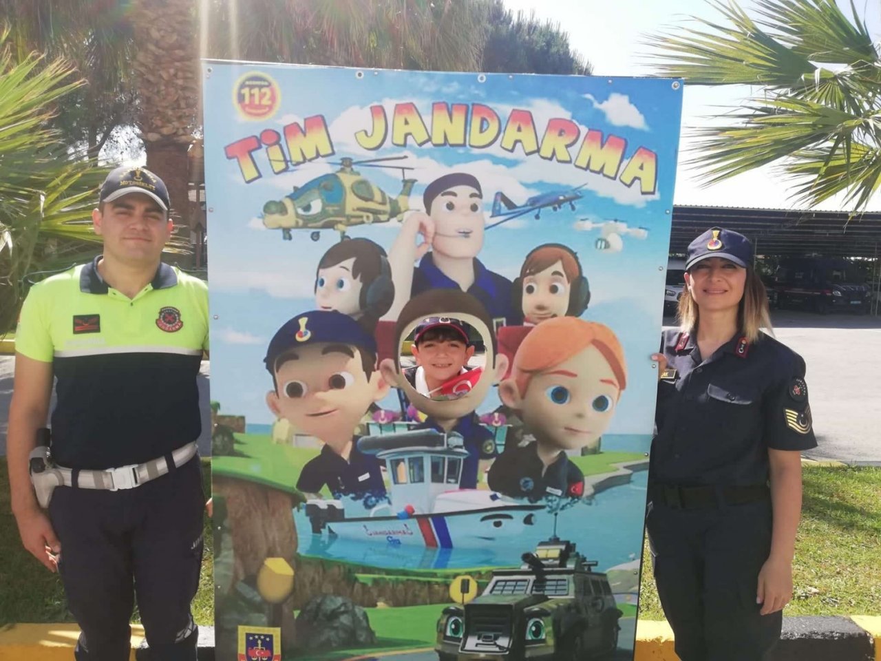 Jandarma minik öğrencileri ağırladı