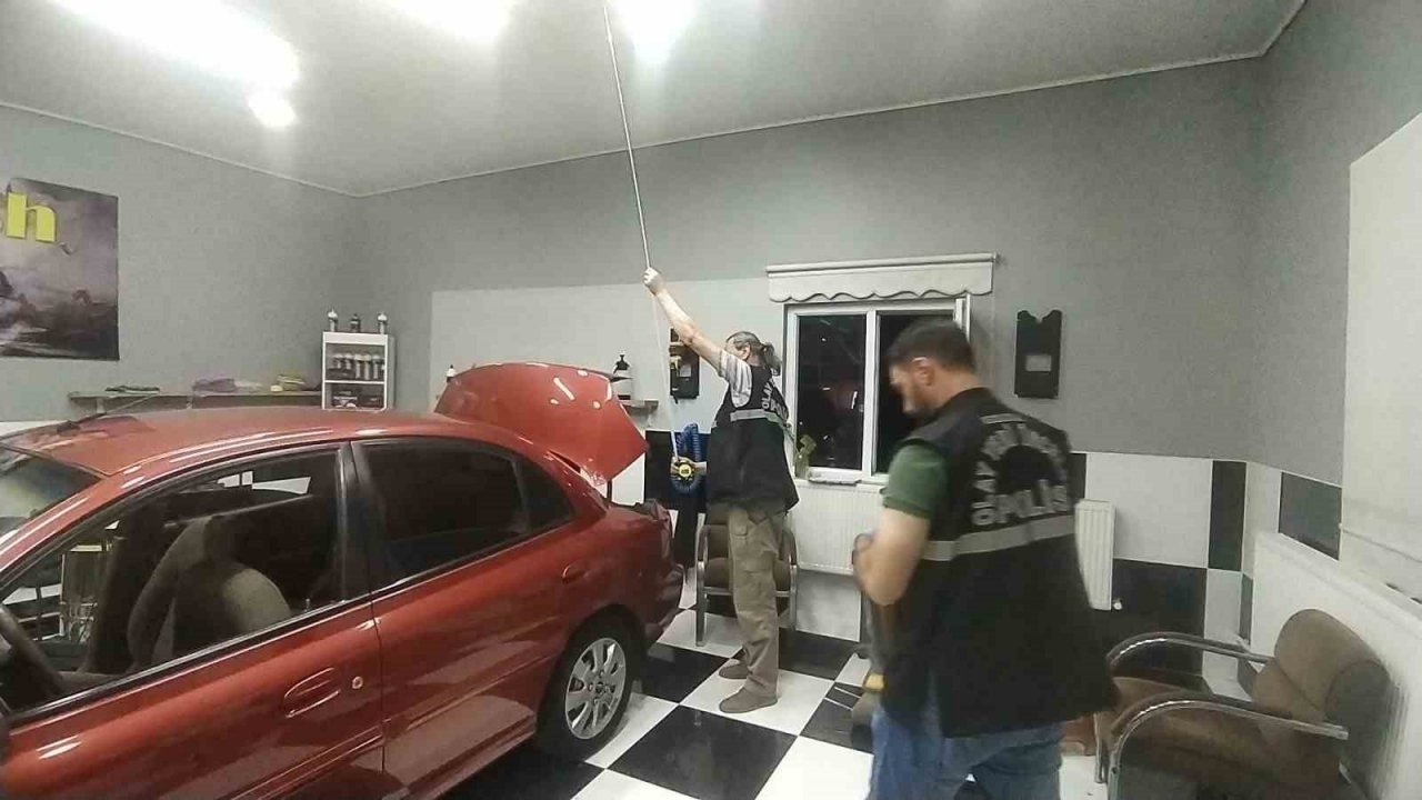 Araca yorgun mermi isabet etti