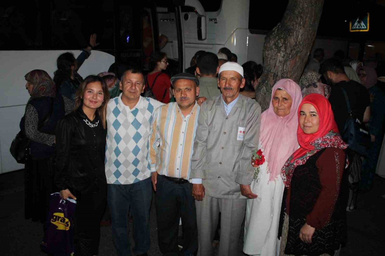 Aydın’da hacı adayları dualarla uğurlandı