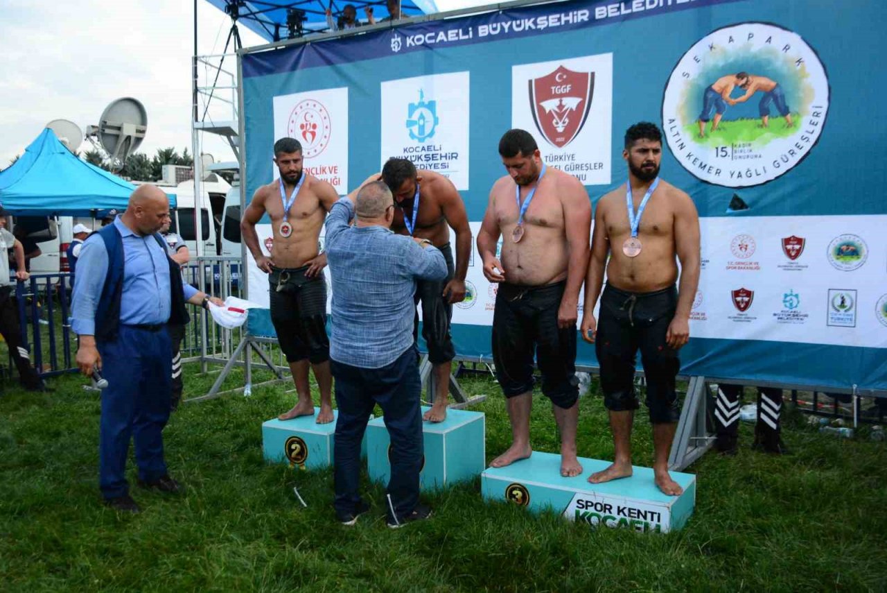 Seka Park Altın Kemer Yağlı Güreşleri’nde başpehlivan Orhan Okulu oldu