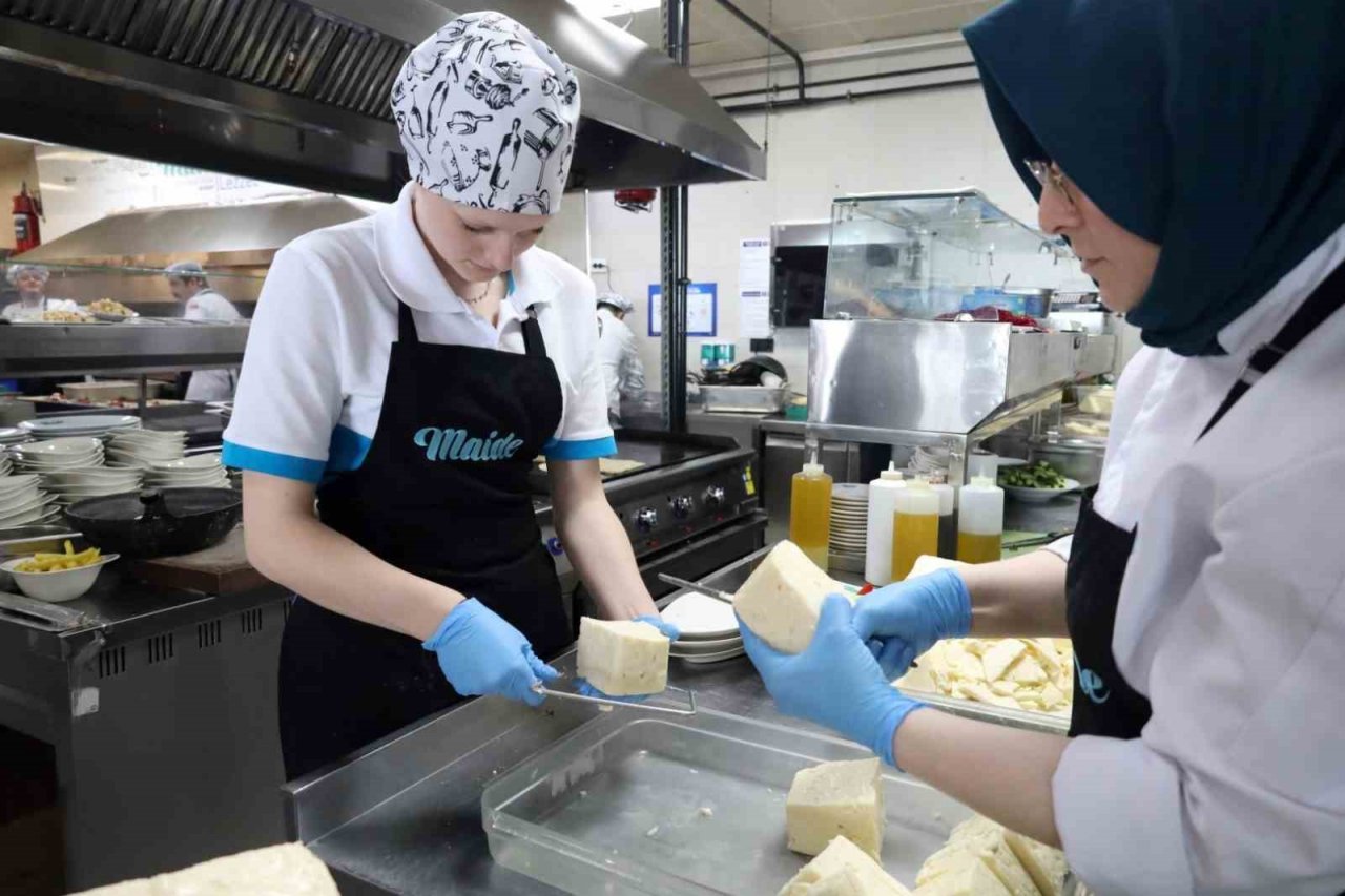 Hollandalı öğrenciler Türk Mutfağının inceliklerini Kocaeli’de öğrendi