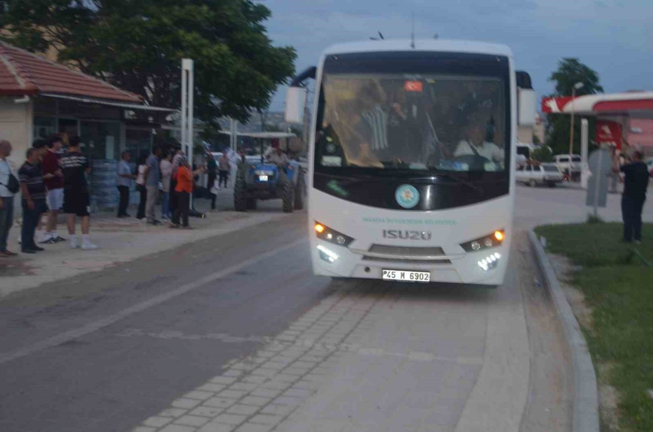 Selendi Belediyespor 31 yıl sonra ilk şampiyonluğunu yaşadı