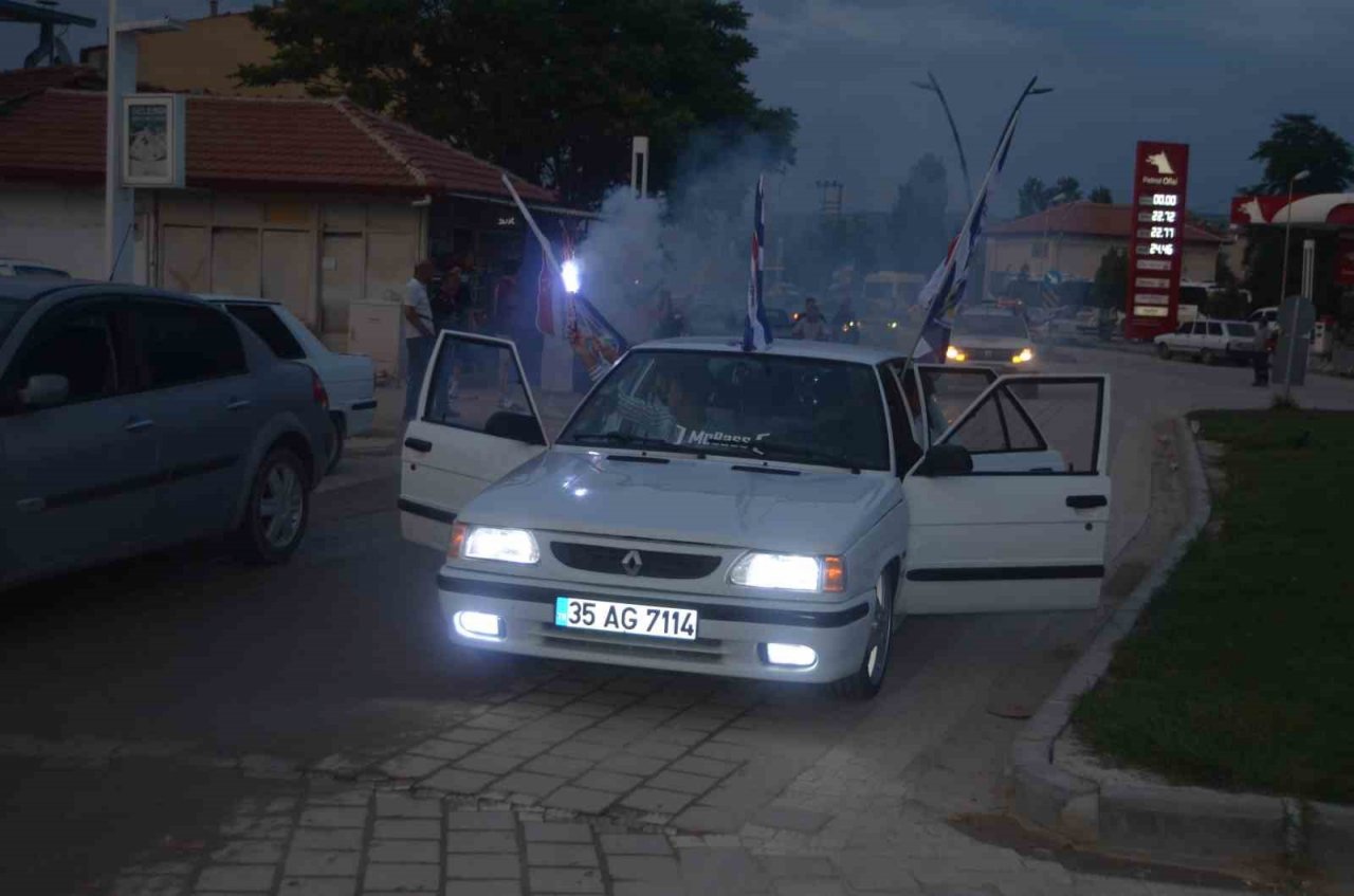 Selendi Belediyespor 31 yıl sonra ilk şampiyonluğunu yaşadı