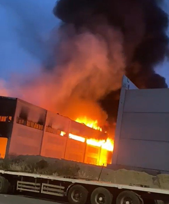 İzmir’de yağ fabrikasında korkutan yangın