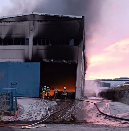 İzmir’de yağ fabrikasında korkutan yangın