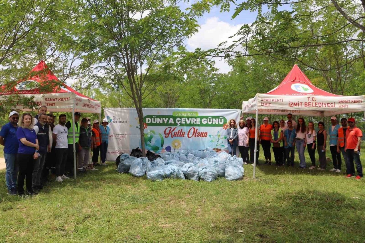 Daha temiz bir çevre için 525 kilo çöp topladılar