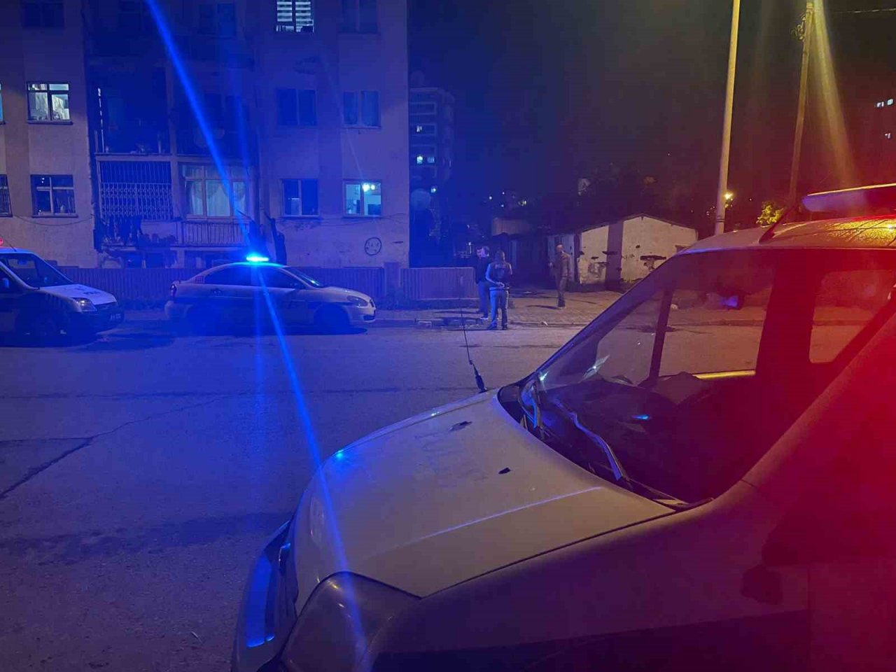 Silahla vurulan şahıs ağır yaralandı