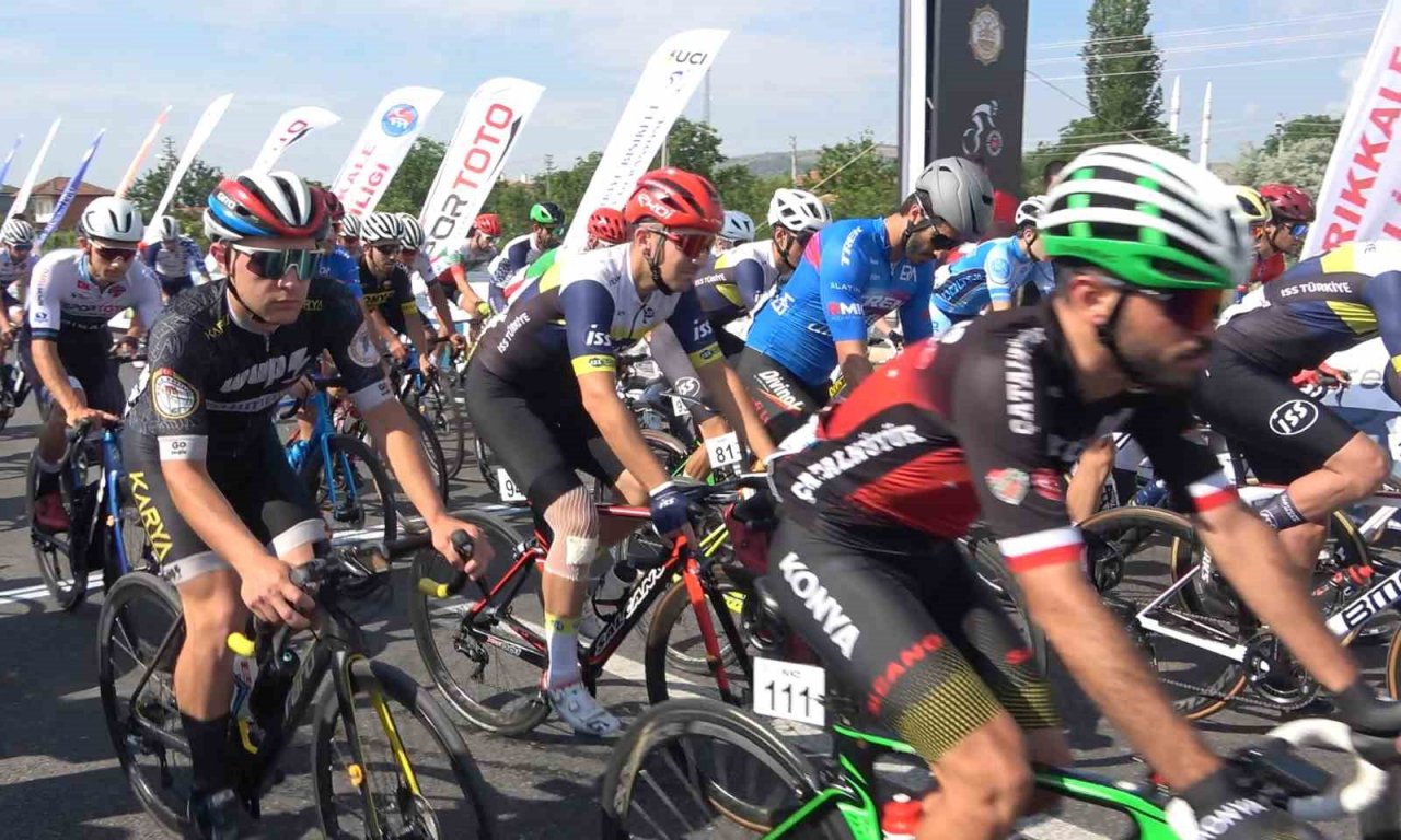 Road Race Kırıkkale 2.2 UCI Uluslararası Bisiklet Yarışları’nın ikinci gün etabı başladı