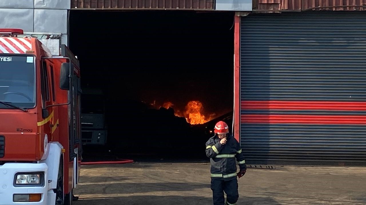 Kocaeli’de fabrika yangını