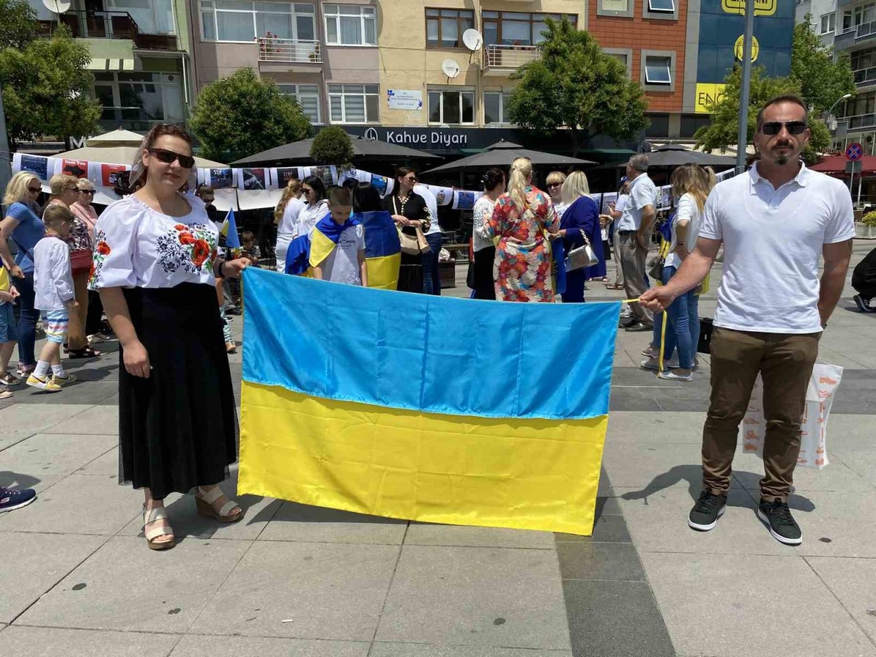 Ukraynalılar ülkelerindeki hidroelektrik santralinin vurulmasına sessiz kalmadı