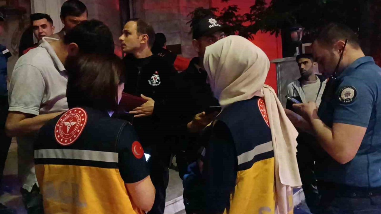 Minareye çıkan şahsı polis ikna etti