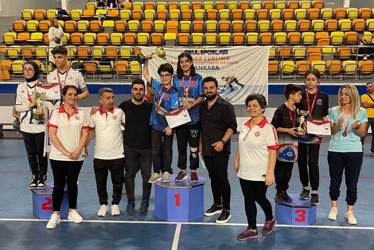 Floor Curling’te şampiyon Erzurum’dan