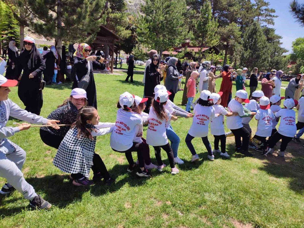 Minikler gönüllerince eğlendi