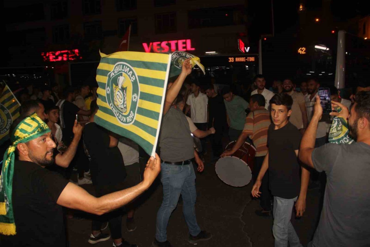 Şanlıurfa’da sporseverler çifte sevinç yaşadı