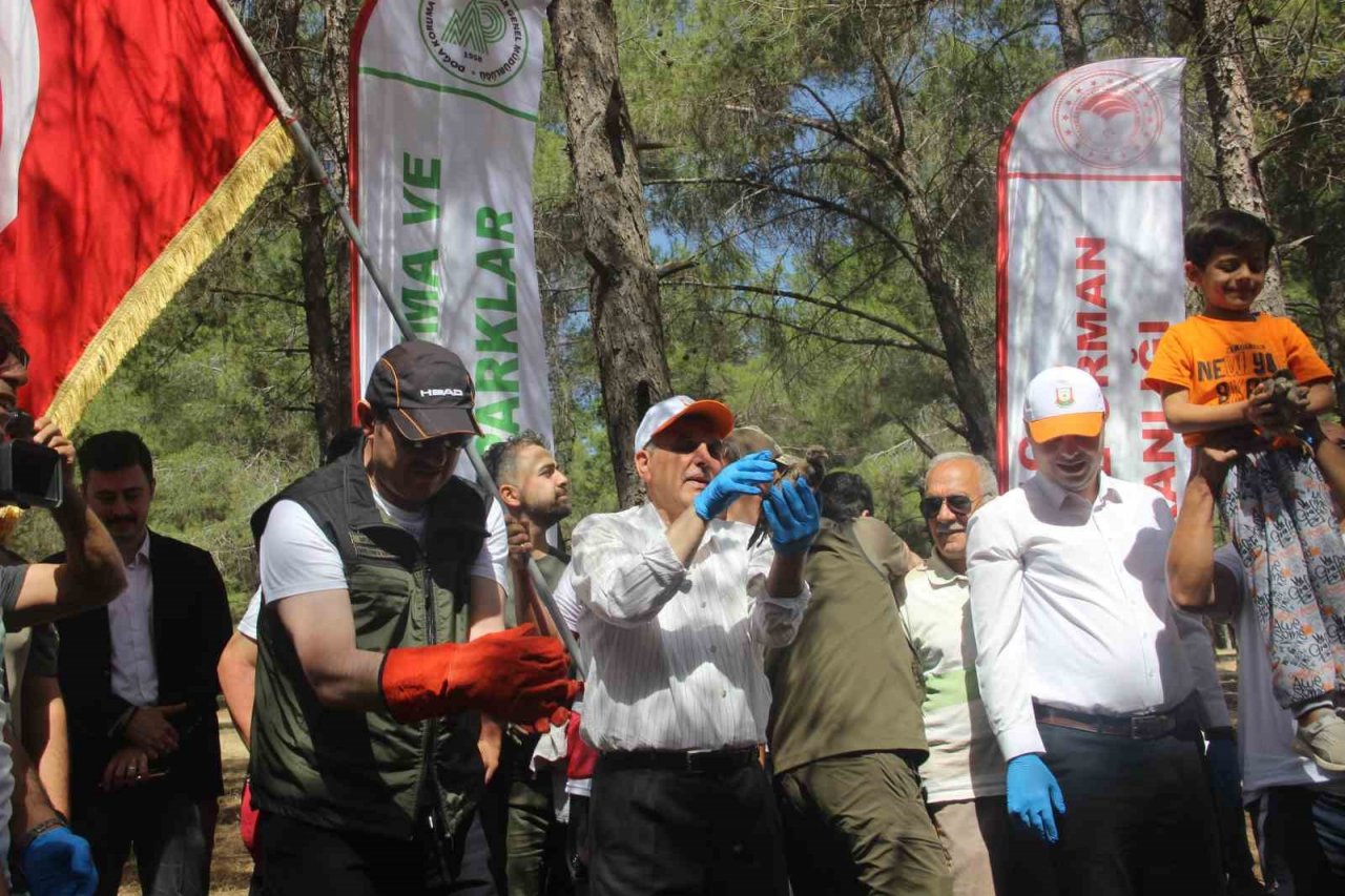 Doğaya keklik salıp çöpleri topladılar