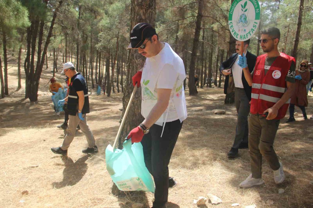 Doğaya keklik salıp çöpleri topladılar