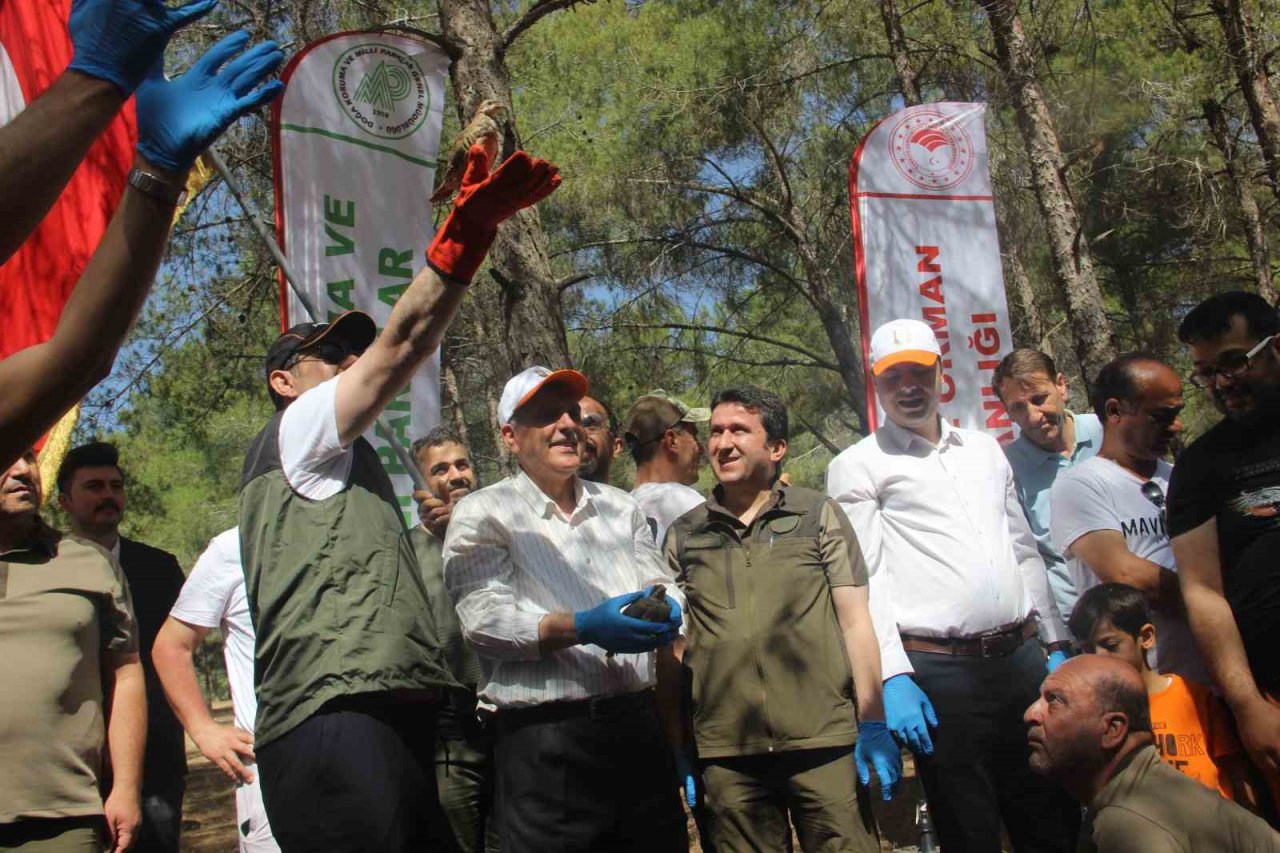 Doğaya keklik salıp çöpleri topladılar