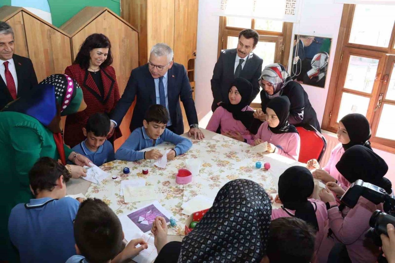 Şimşek’ten Matematik ve Sanat Evine ziyaret