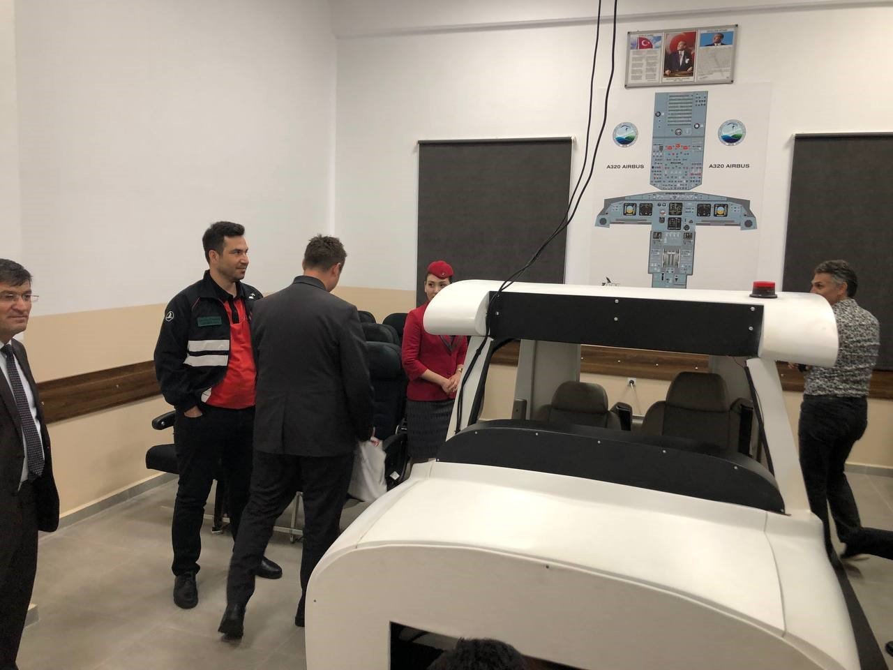 Sivil Havacılık Lisesi’ndeki söyleşide uzmanlar öğrencilerle deneyimlerini paylaştı