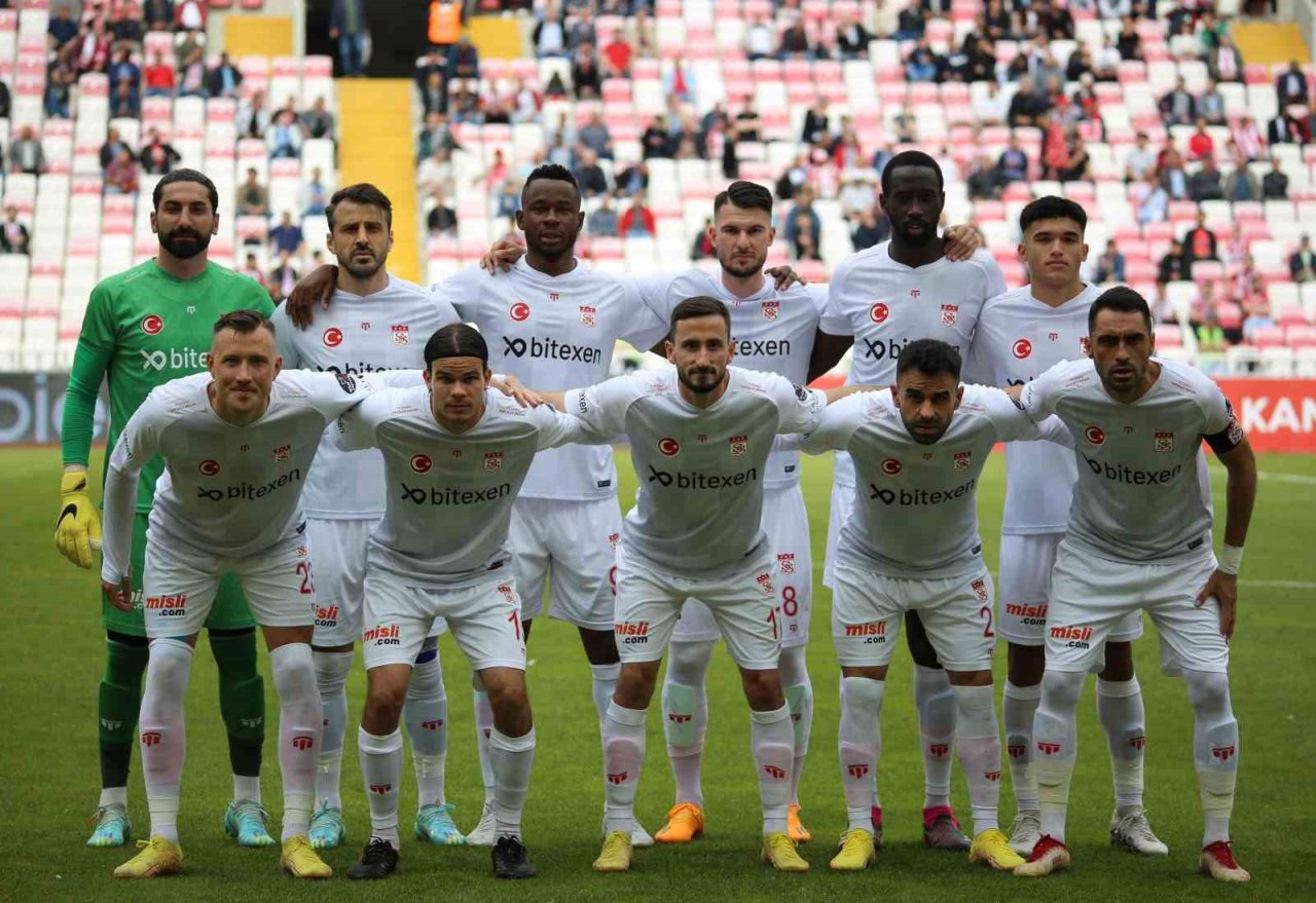 Sivasspor’da 9 futbolcunun sözleşmesi bitti