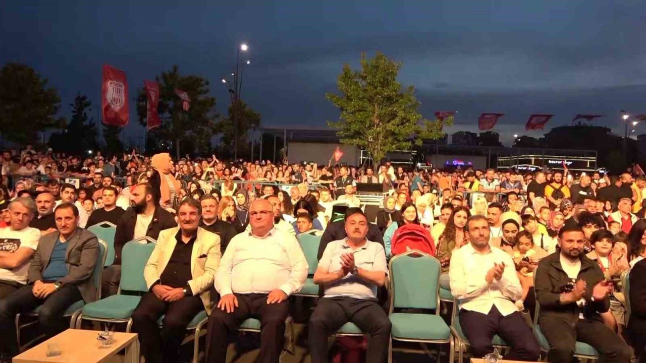 Pendikspor, Süper Lig’e yükselişini coşkuyla kutladı