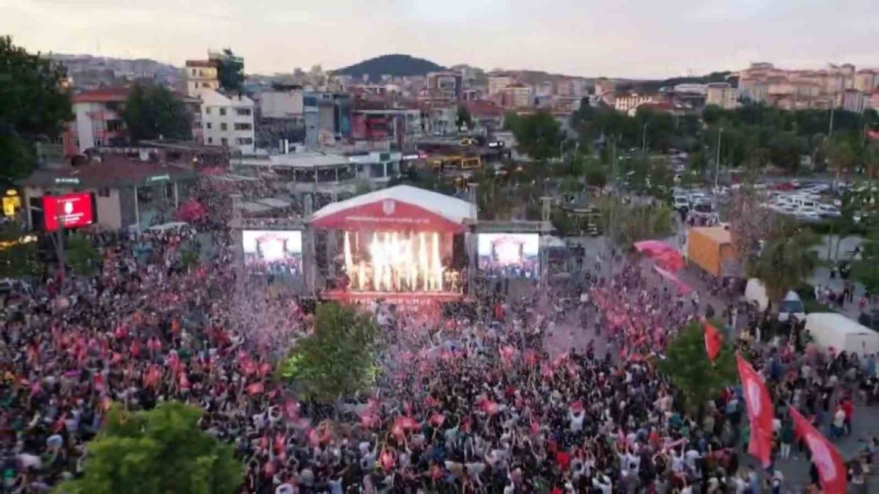 Pendikspor, Süper Lig’e yükselişini coşkuyla kutladı