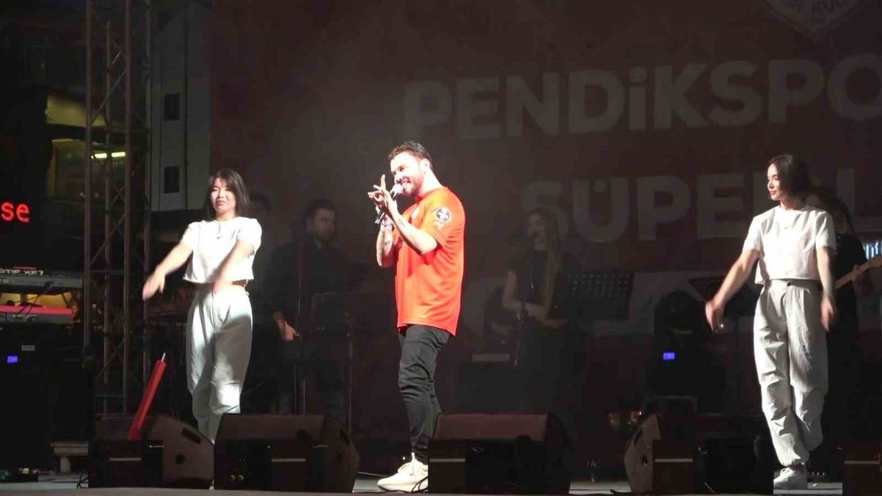 Pendikspor, Süper Lig’e yükselişini coşkuyla kutladı