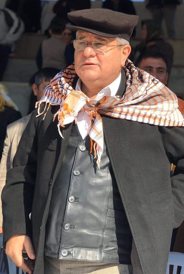 Posacı çok sevdiği tarlalardan kopamıyor