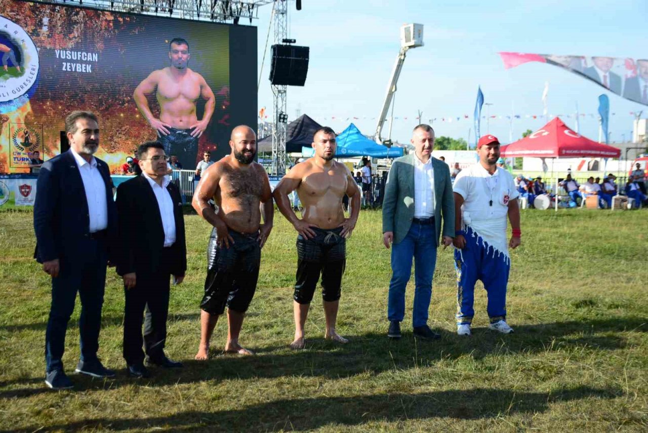 Seka Park Altın Kemer Yağlı Güreşleri’nde başpehlivan Orhan Okulu oldu