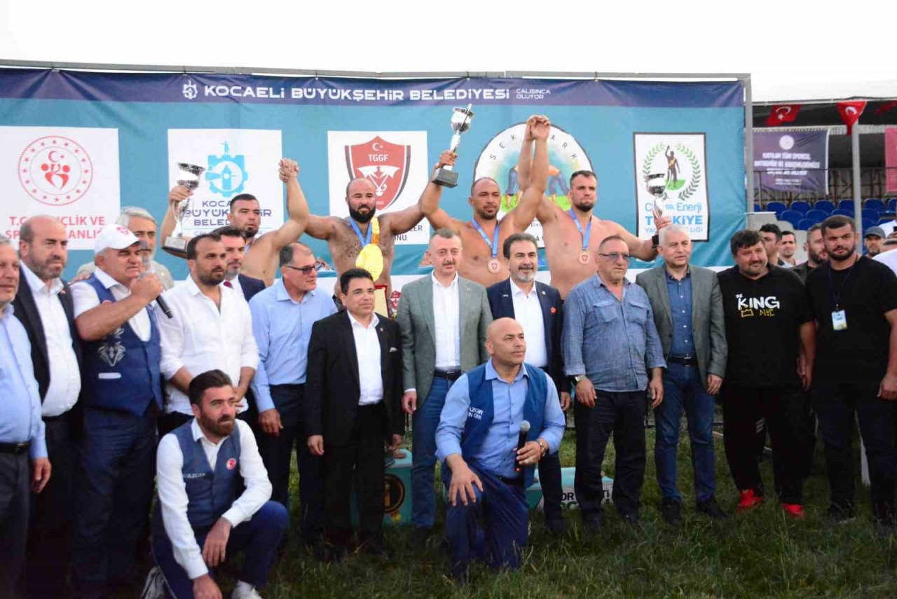 Seka Park Altın Kemer Yağlı Güreşleri’nde başpehlivan Orhan Okulu oldu