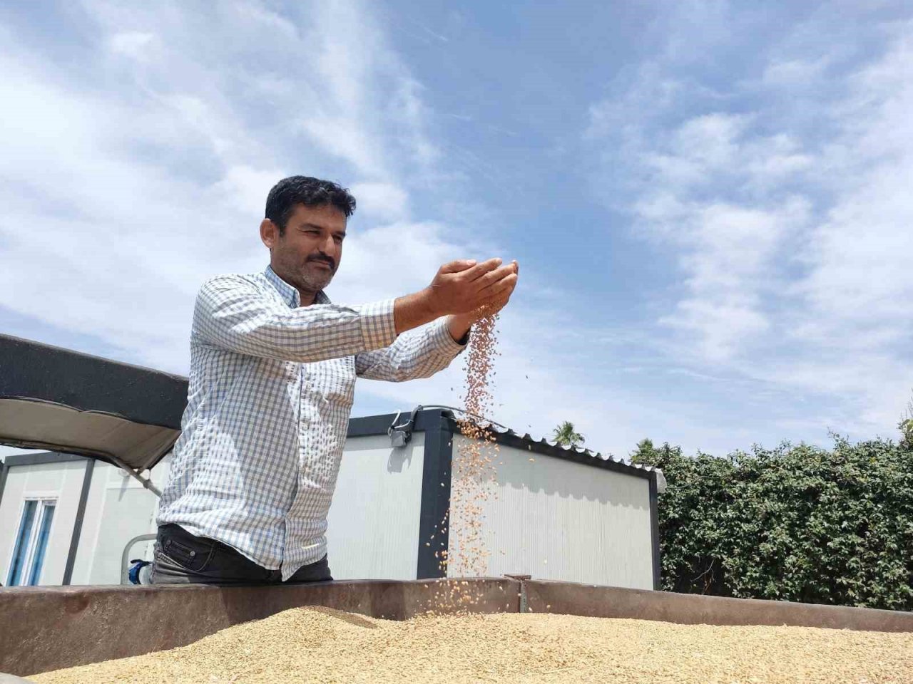 Cumhurbaşkanı Erdoğan’ın açıkladığı fiyat sevindirdi, lisanslı depolarda kuyruk oluştu