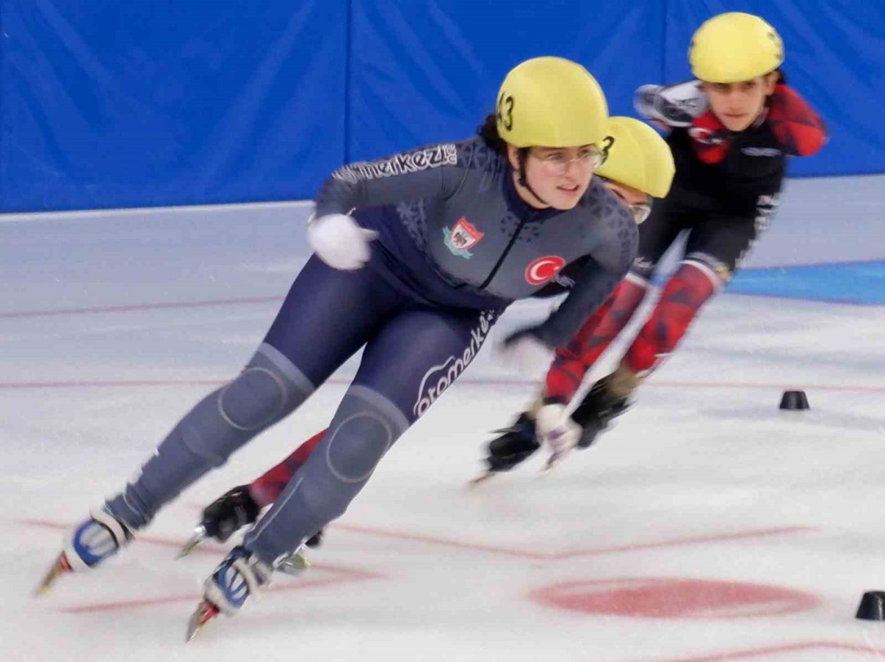 Buzun tozunu aldılar