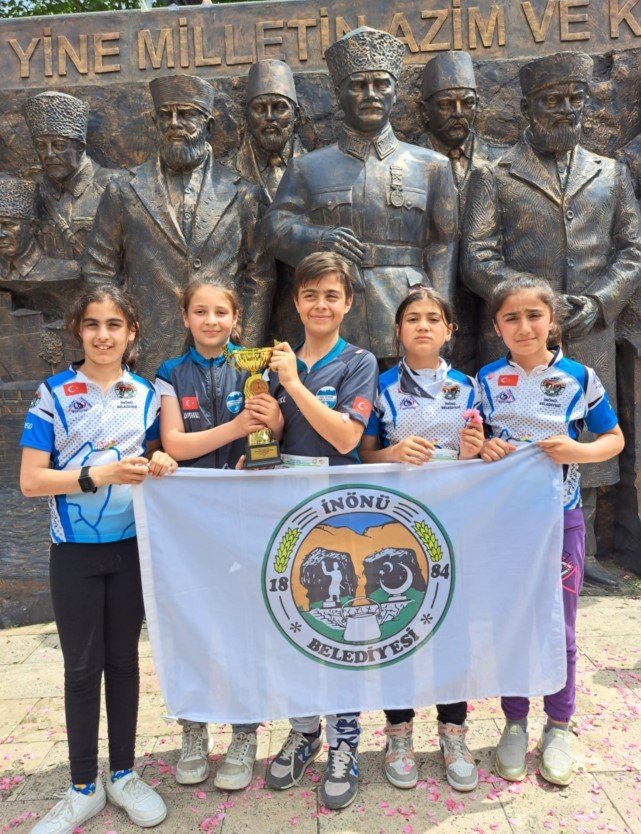 Türkiye Oryantiring Şampiyonasında Türkiye Şampiyonluğu ve ikinciliği İnönü’den