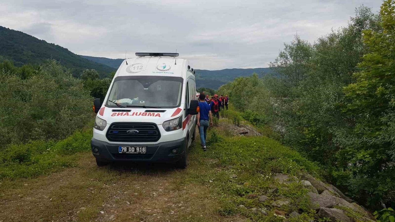 Akıntıya kapılan kadın hayatını kaybetti