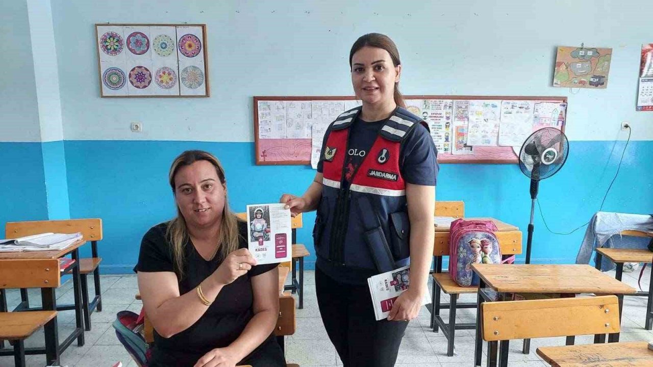 Jandarma, kadınları KADES konusunda bilgilendirildi