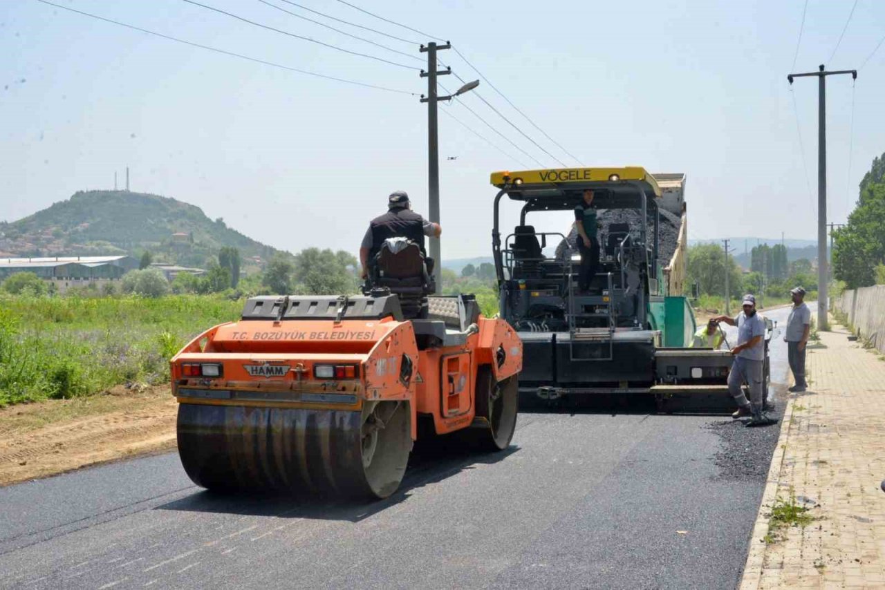 Başkan Bakkalcıoğlu “asfalt çalışmalarını ihtiyaç görülen her yerde gece gündüz sürdüreceğiz”
